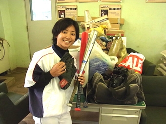 東日本大震災の被災地に野球道具をお届け　（2011年5月）